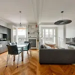 Elegant Appartement Avec Balcon Au Coeur Du Marais